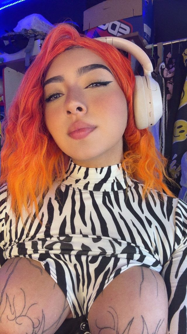 online girl video chat with Lillith
